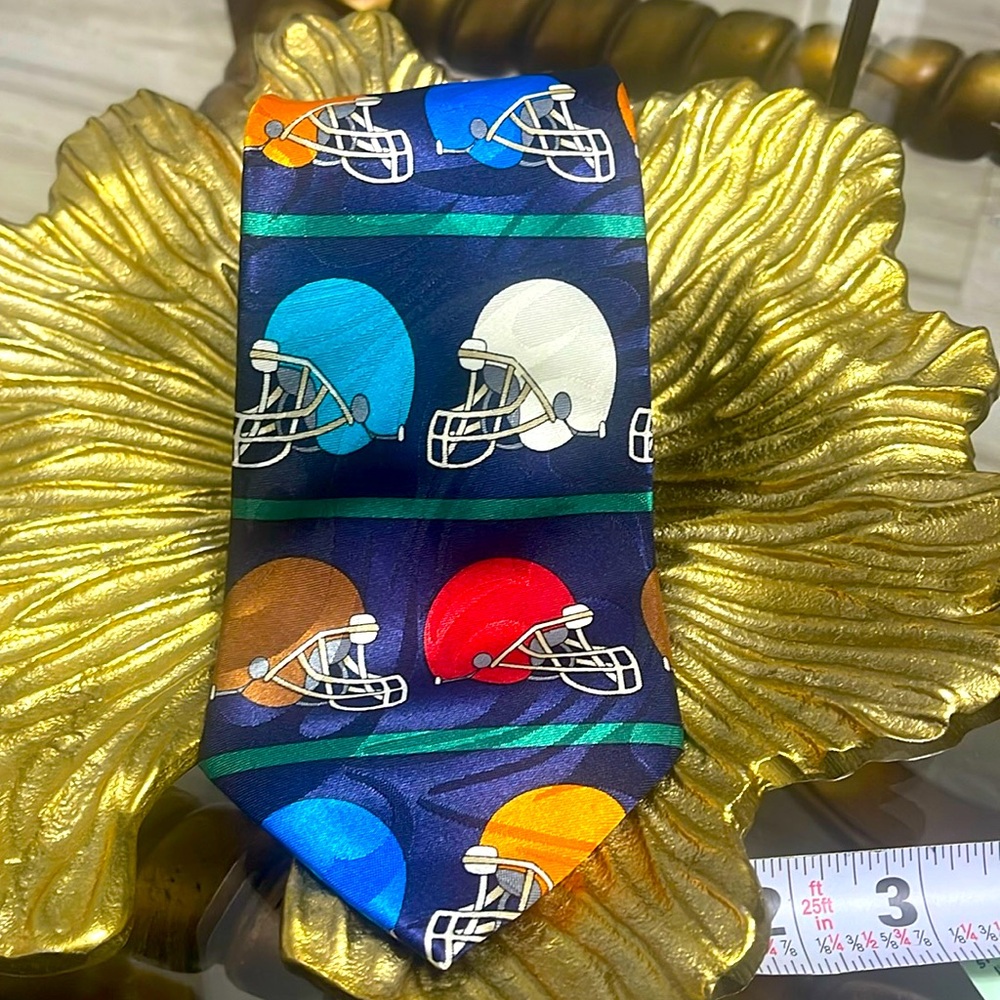 Steven Harris football tie